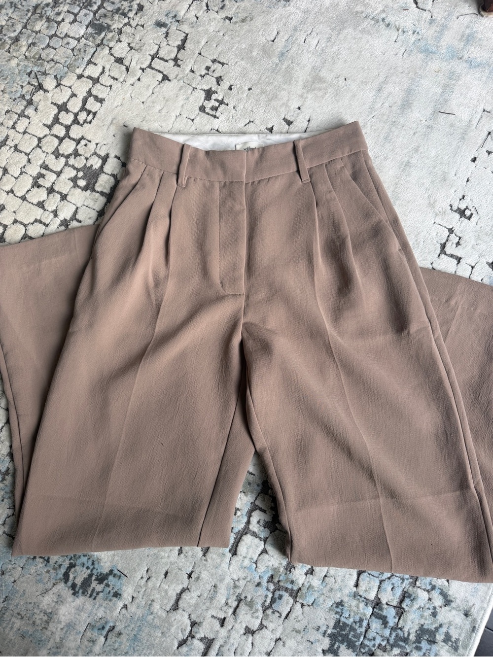 Wilfred Effortless pants beige size 2 aritzia